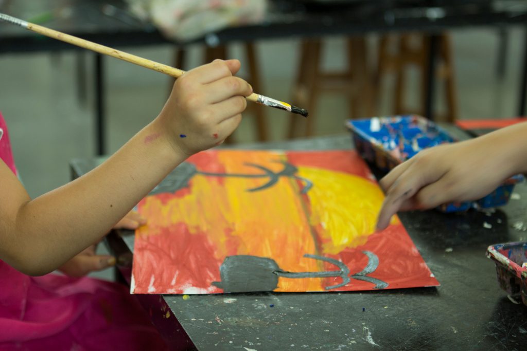 Talleres artísticos visuales ile ilgili görsel